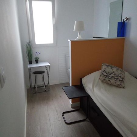 Alquilo Habitacion Individual Con Aseo Privado Solo Chicas, Only Girls Валенсия Екстериор снимка