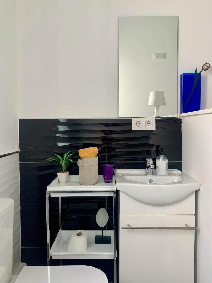 Alquilo Habitacion Individual Con Aseo Privado Solo Chicas, Only Girls Валенсия Екстериор снимка